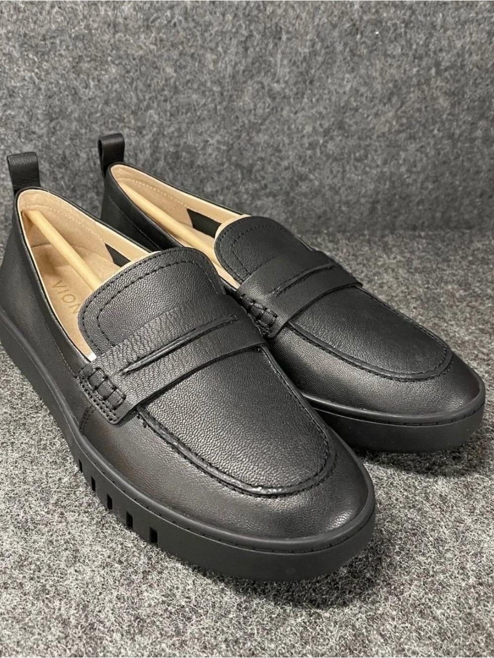 Vionic Black Leather Uptown Penny Loafers